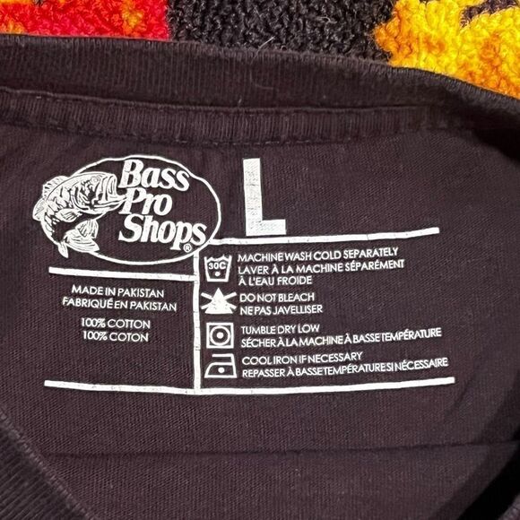 Bass Pro Shops ‘Hunters Do It In The Woods’ Black Graphic Tee Shirt / Size L - Picture 5 of 5